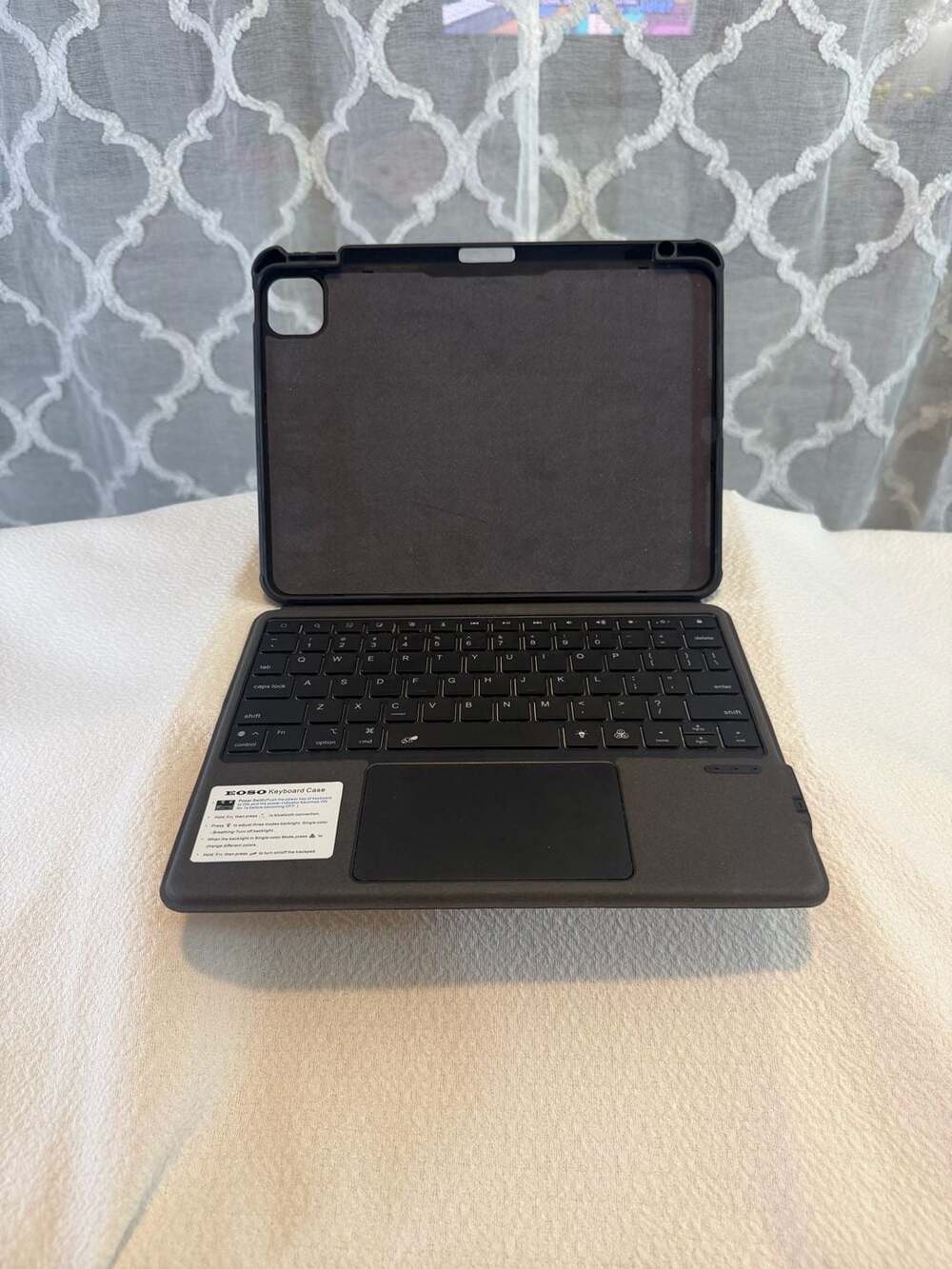 EOSO Bluetooth Keyboard Case with Trackpad and Backlit Keys for iPad